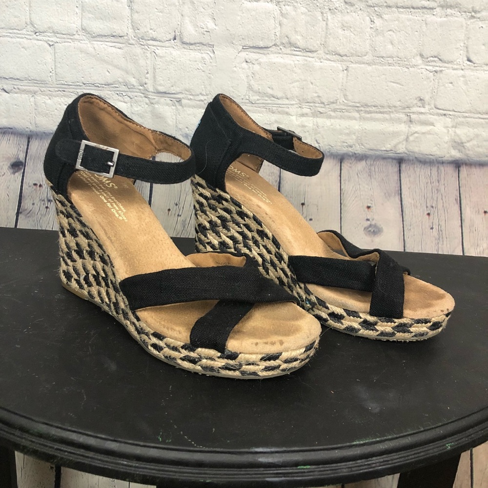 Toms wedges